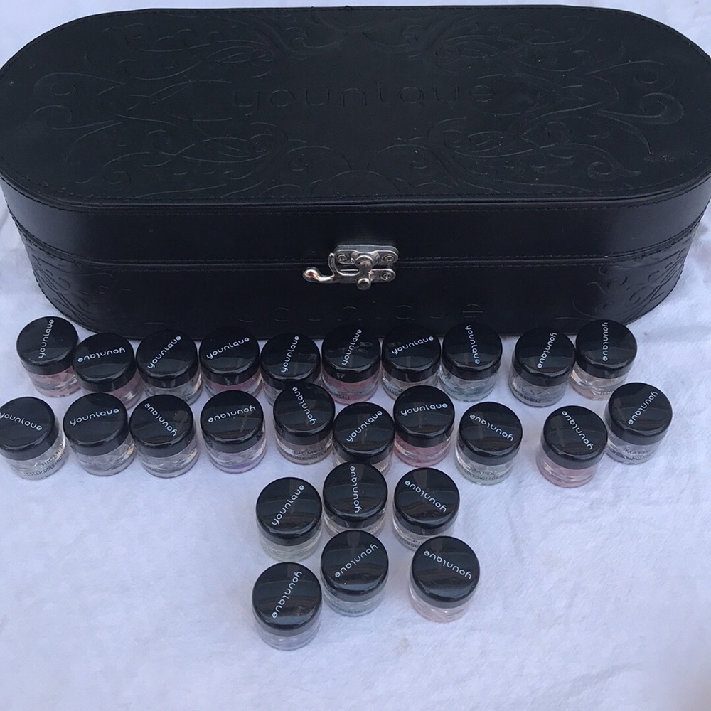 Black Makeup Case By Younique w/testers